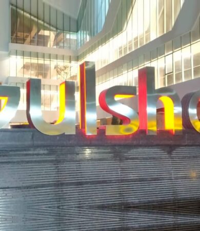 custom signages services in delhi ncr illuminated gulshan building signage exterior